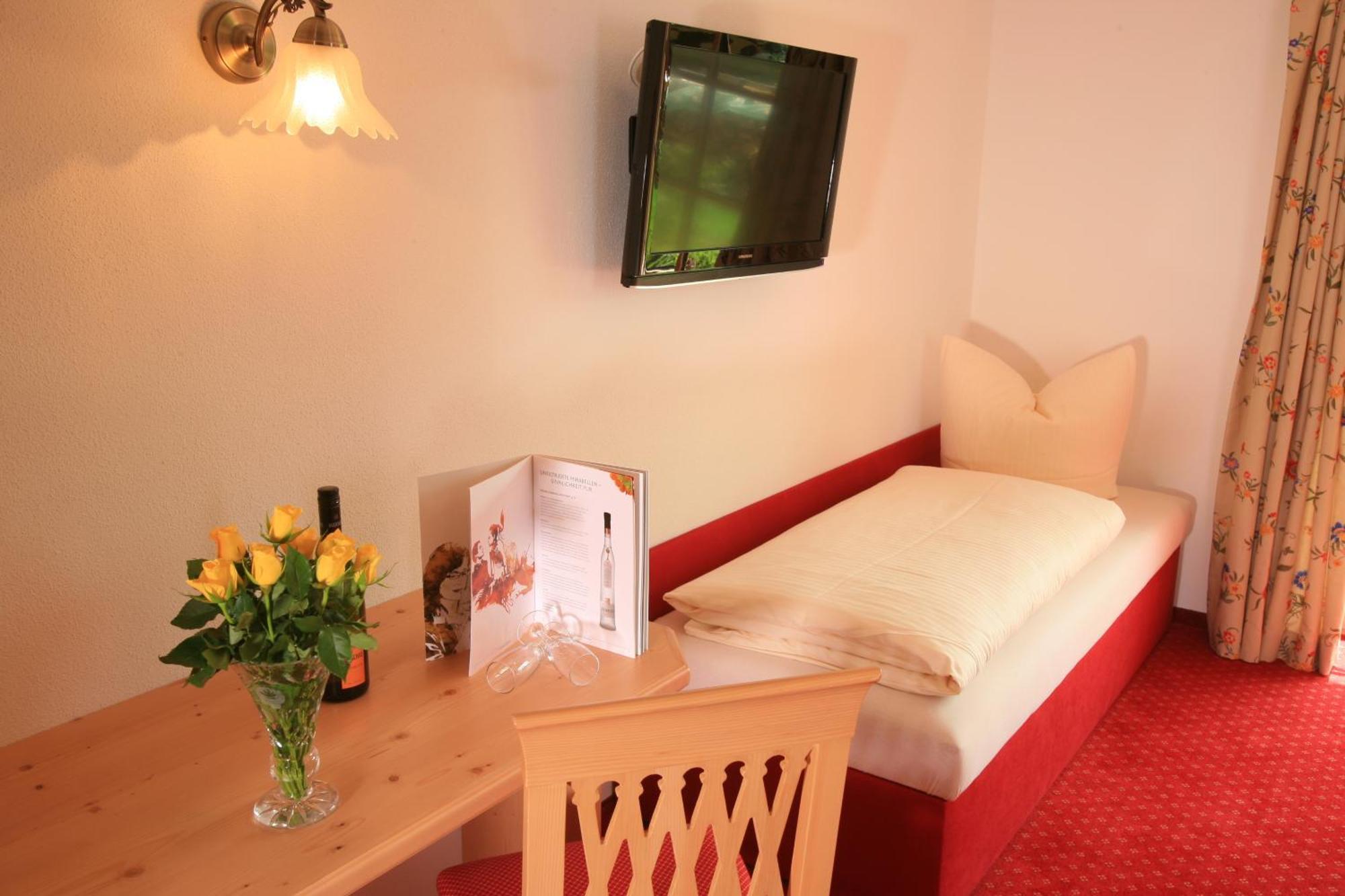 Pension Schweizerhaus Garni Weyarn Exterior foto