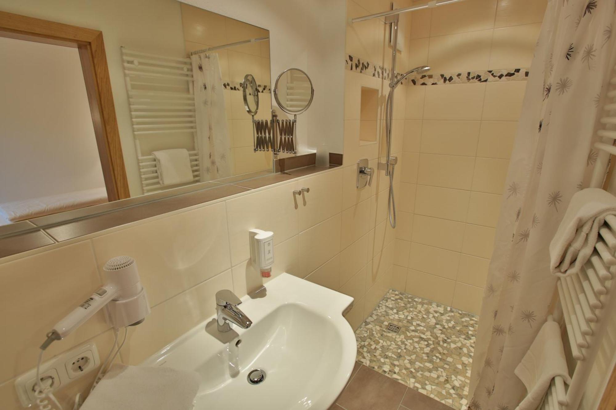 Pension Schweizerhaus Garni Weyarn Zimmer foto