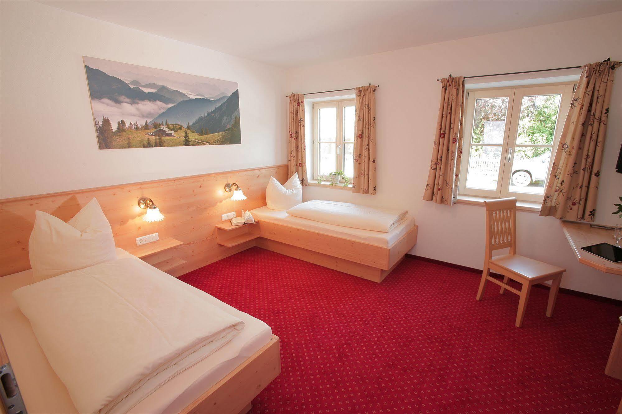 Pension Schweizerhaus Garni Weyarn Exterior foto