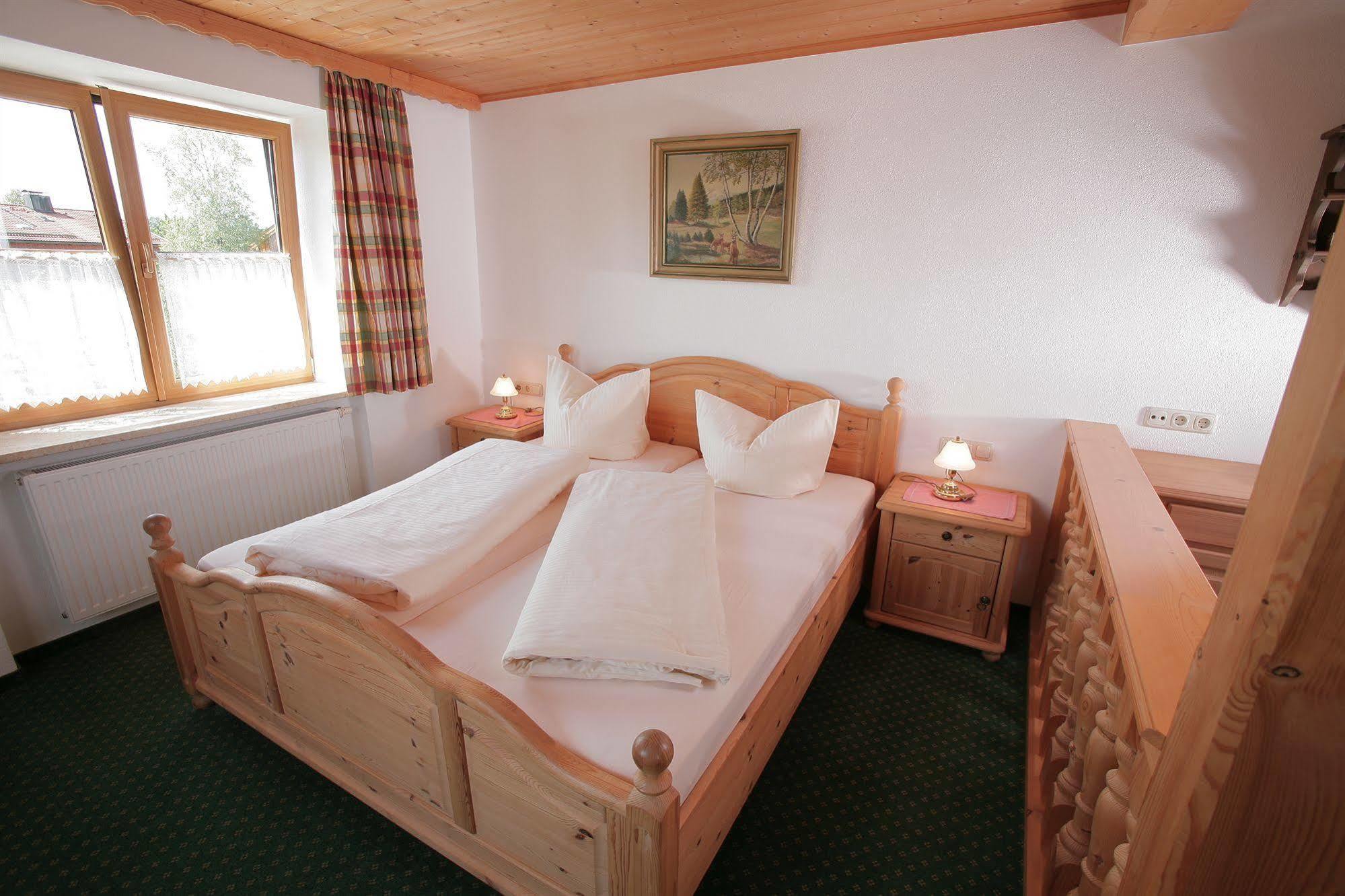 Pension Schweizerhaus Garni Weyarn Exterior foto