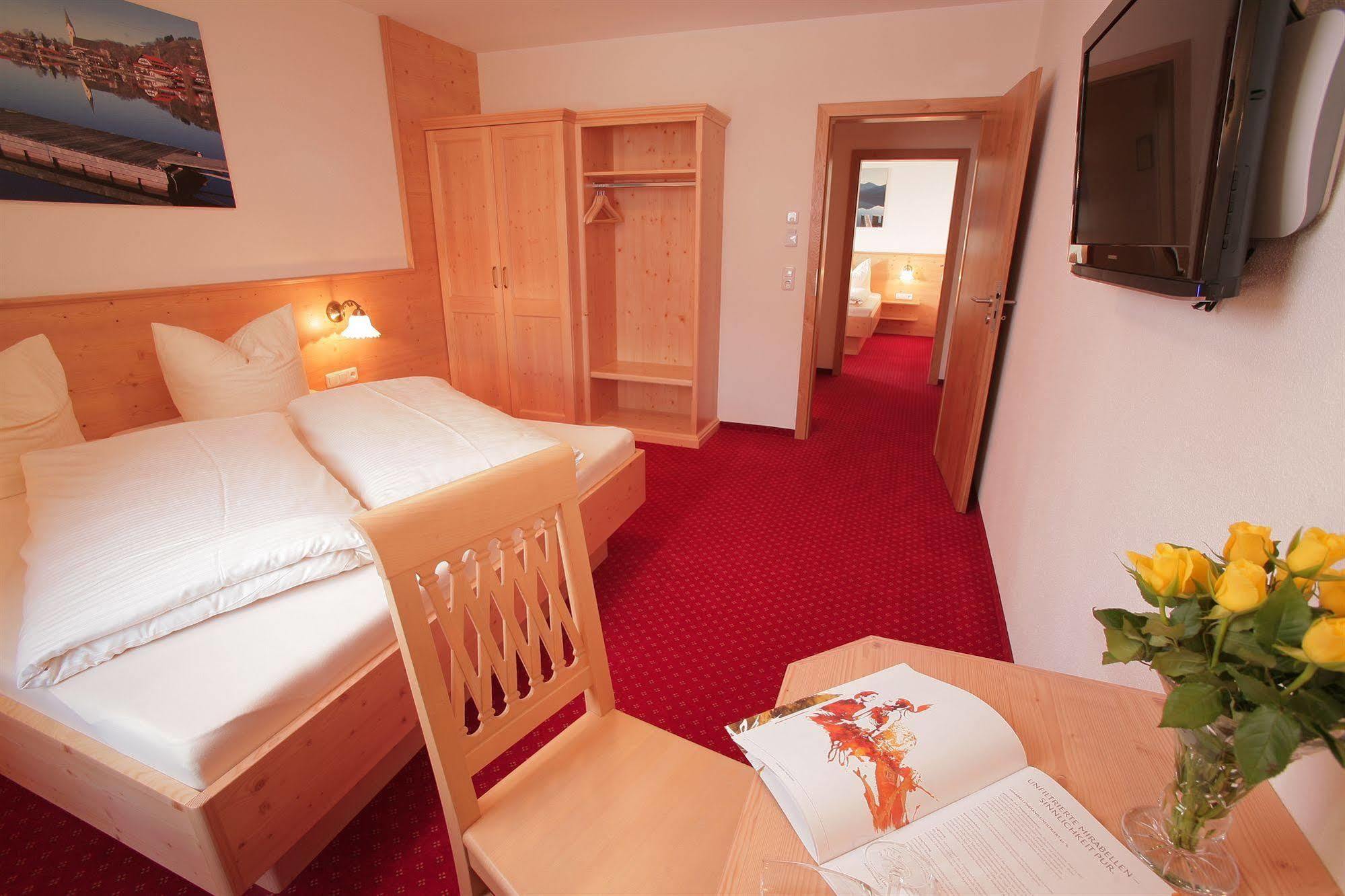 Pension Schweizerhaus Garni Weyarn Exterior foto