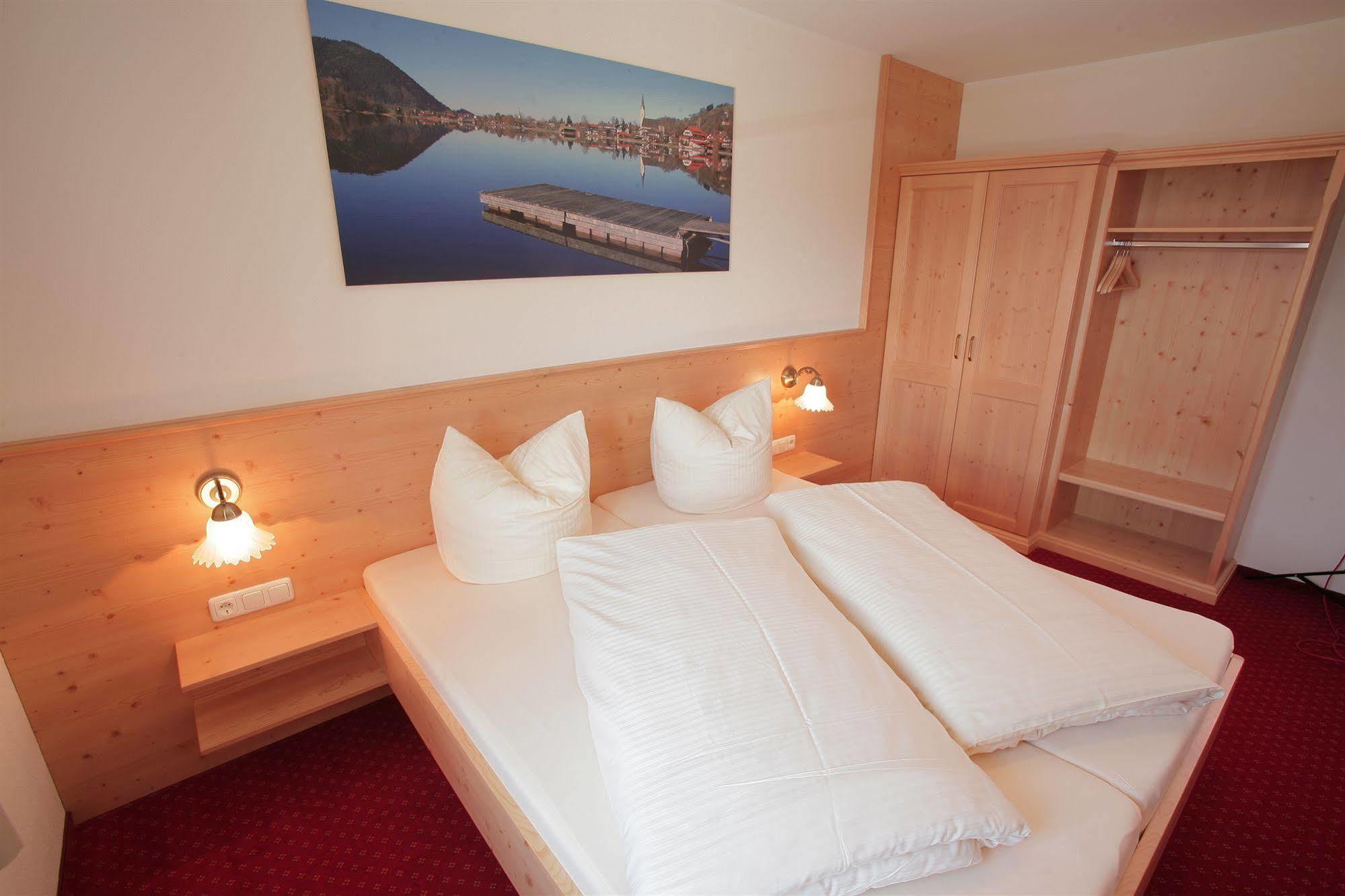 Pension Schweizerhaus Garni Weyarn Exterior foto
