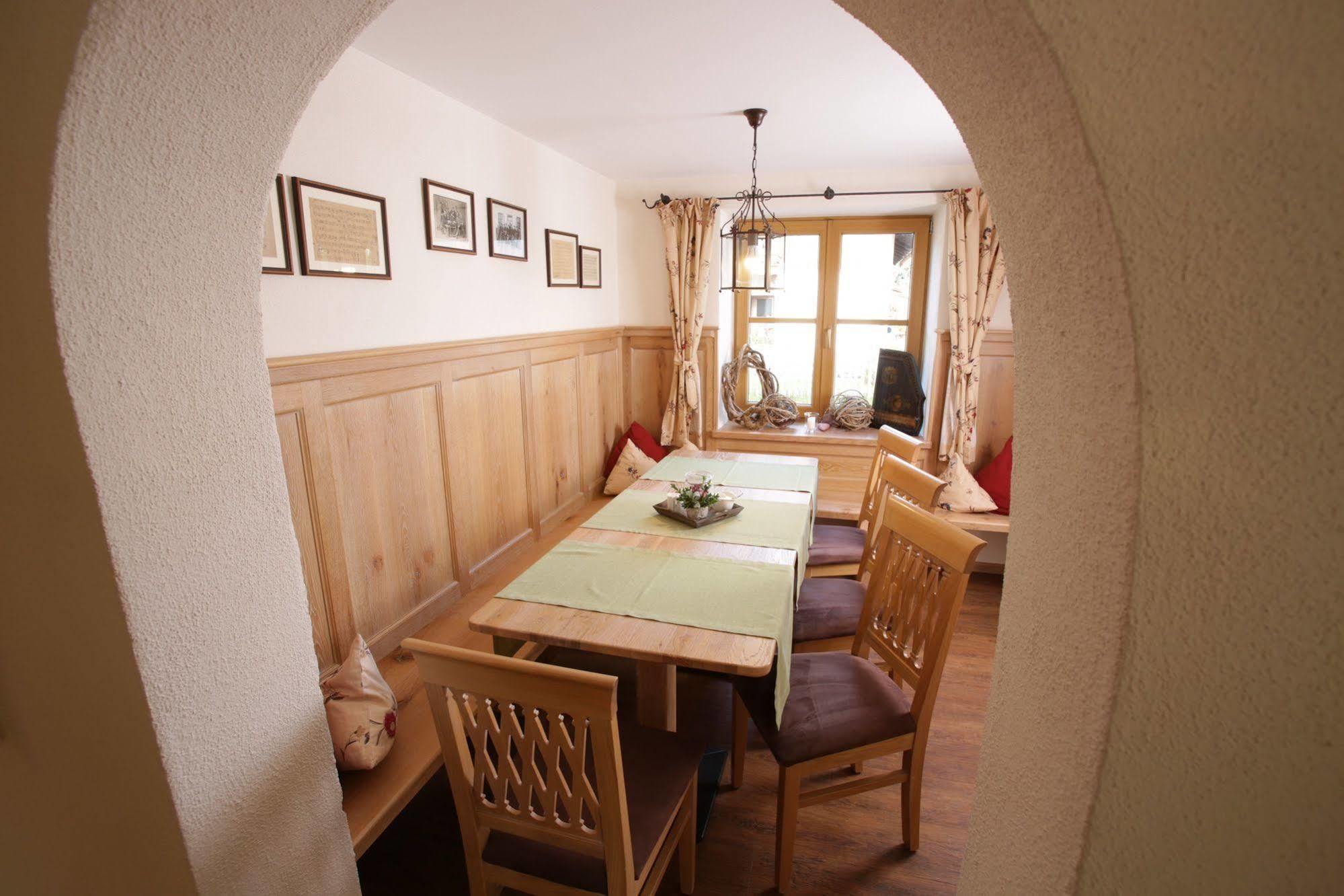 Pension Schweizerhaus Garni Weyarn Exterior foto