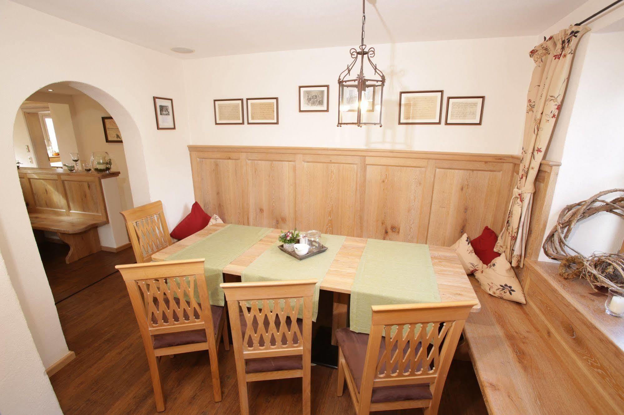 Pension Schweizerhaus Garni Weyarn Exterior foto